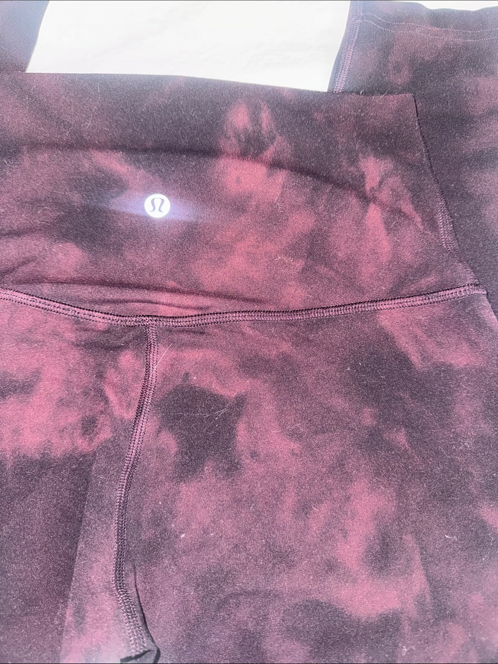 Lululemon red/black tie dye align leggings - size 4 - 25 inch - Picture 3 of 4